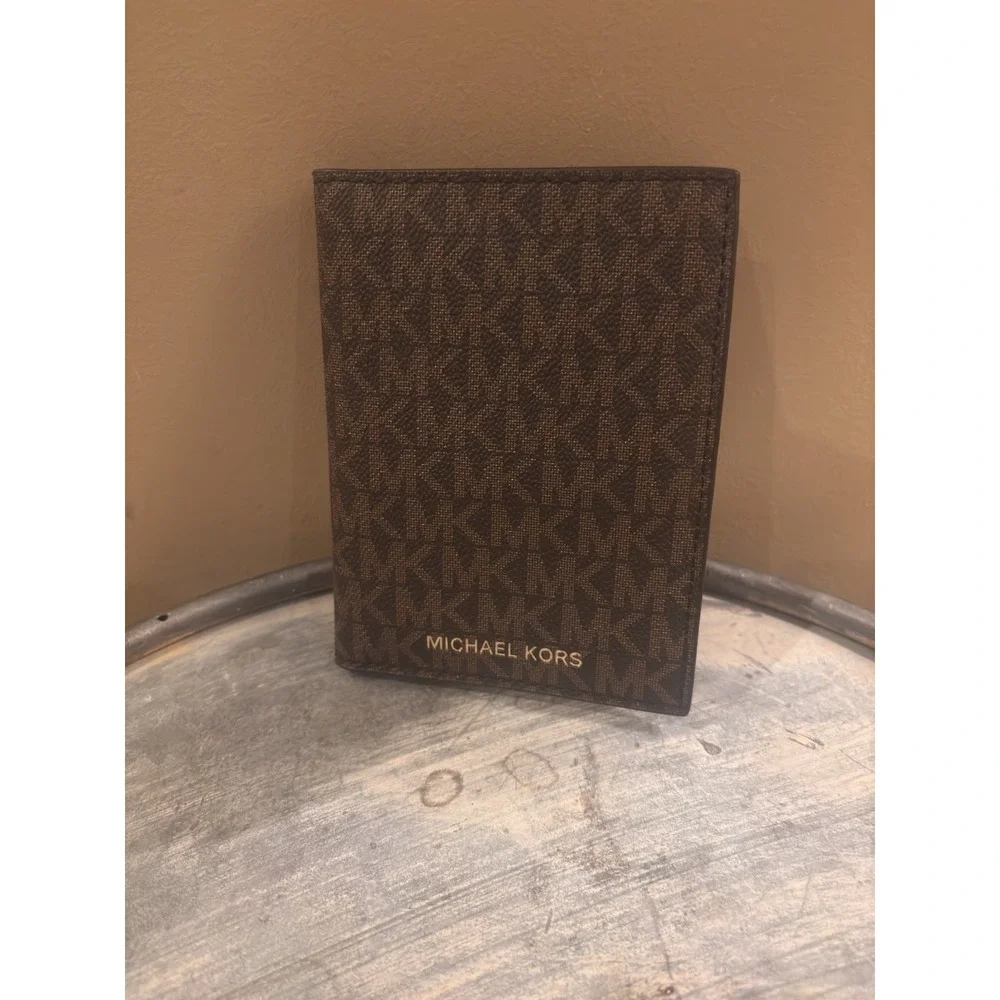 MICHAEL‎ KORS BEDFORD TRAVEL PASSPORT CASE WALLET MK LOGO BROWN Gold Tone 4x5.5